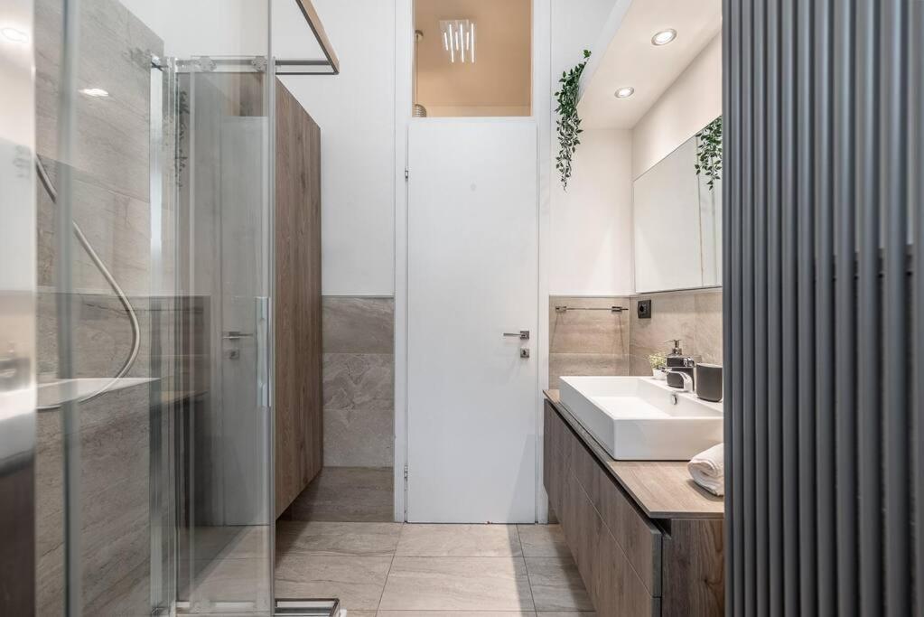 Carrobbio's Nest - Elegant With Wifi And Netflix Apartamento